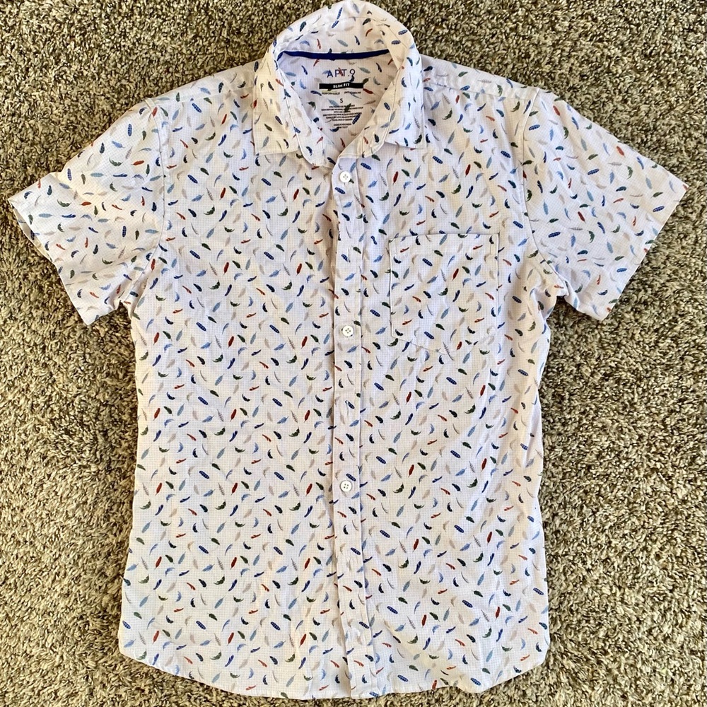 Apt. 9 White Shirt with Colorful feather 🪶 Pattern